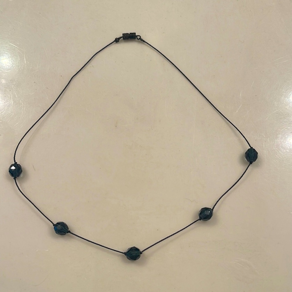 Black crystal choker